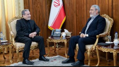  دیدار سفیر جمهوری اسلامی ایران در چین با وزیر امور خارجه