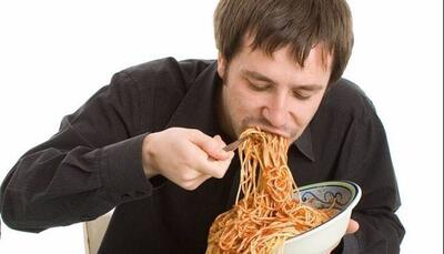  چرا نباید غذایتان را زیر ۲۰دقیقه بخورید!