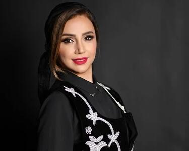 جشن تولد نوستالژیک شبنم قلی‌خانی؛ تصاویر جدید با حال‌ و هوای جذاب دهه ۶۰ / عکس‌های خاص جشن تولد شبنم قلی‌خانی با تم دهه ۶۰ منتشر شد؛ استایل متفاوت بازیگر محبوب | اندیشه قرن