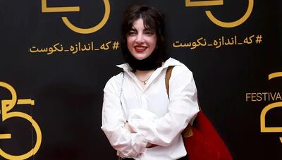  «آیدا ماهیانی» با استایل اسپرت و بوت پلتفرم؛ انتخاب پوشش متفاوت در اختتامیه جشنواره ۲۵ (عکس)