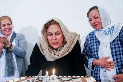  «مهرانه مهین ترابی» در کنار «ایرج قادری» در پشت‌صحنه یک فیلم؛ سال 87