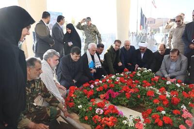  برگزاری مراسم گرامیداشت هفته بسیج در مزار شهدای گمنام با حضور احمد دنیامالی