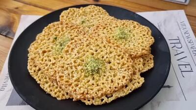  تا چای دم بکشه این سوهان توری خوشمزه آمادست !