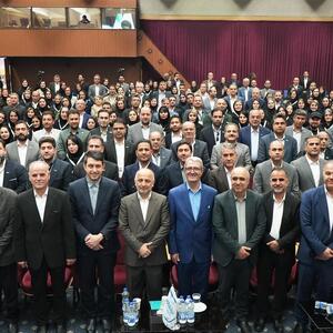  مدیرعامل بیمه دی: نقش شبکه فروش در توسعه فرهنگ بیمه بی‌بدیل است / ۵۳ همت فروش؛ بیمه دی در مسیر افتخار | اقتصاد24
