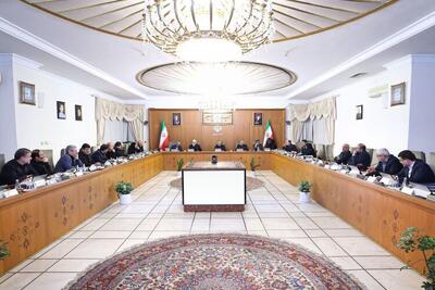  اظهارات عجیب پزشکیان درباره اقتصاد ایران