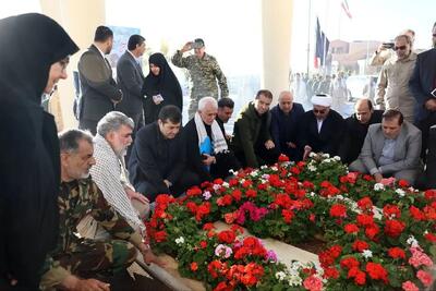  برگزاری مراسم گرامیداشت هفته بسیج در مزار شهدای گمنام