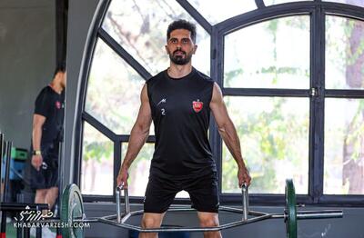  تونل زمان| پرسپولیس گل زد و ۱۰ نفره شد؛ کاخ آرزوهای استقلال فرو ریخت/ هواداران استقلال: قلعه‌نویی باید برود