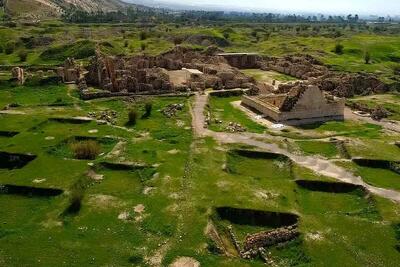  اسناد مالکیت چندین اثر تاریخی در فارس صادر شد