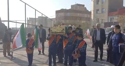  استقبال گرمساری‌های کوچک از شهید گمنام در ایام فاطمیه - پارس فوتبال