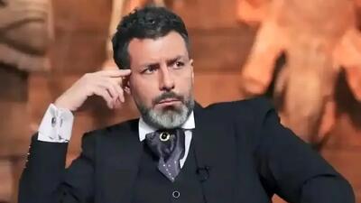  فیلم /  مجید واشقانی: من عاشق  یه دختر دبیرستانی بودم که سبیلهاش یه ذره از من کمتر بود .../  یه چشمش هم کور بود!/ من دیوونه بودم که.../ فکر کنم جادو شده بود ...