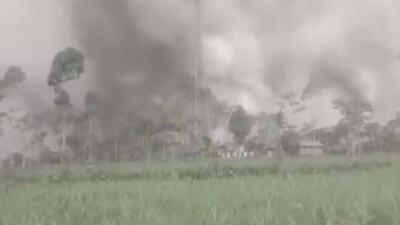  فوران انفجاری آتشفشان در اندونزی