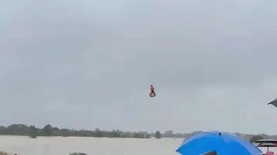  سیل در ویتنام تاکنون جان نزدیک به صد نفر را گرفت