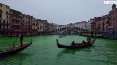  رسانه‌های محلی گزارش دادند که فعالان محیط زیست به رهبری گرتا تونبرگ در کانال بزرگ ونیز رنگ ریختند