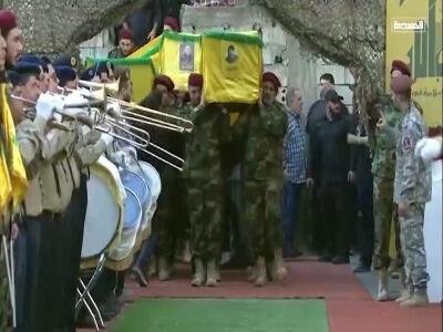  ورود پیکر فرمانده ارشد حزب‌الله لبنان به مراسم تشییع در بیروت
