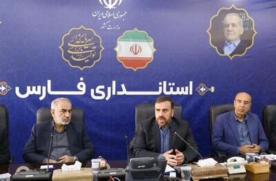  استاندار فارس: عقب‌ماندگی در توسعه فیبرنوری پذیرفتنی نیست/ تعیین تعرفه‌ اپراتوراها در چارچوب قانون صورت گیرد