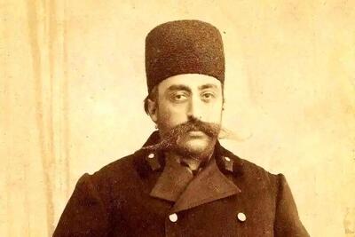  ژست صمیمی و جالب «مظفرالدین شاه و برادرش کامران میرزا نایب‌السلطنه»