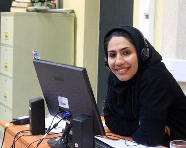  خانم گزارشگر دیشب روی دست خیابانی بلند شد