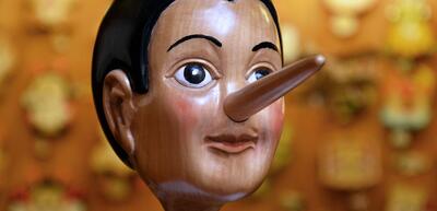  چگونه بفهمیم کسی دروغ می‌گوید؟ (و چگونه بفهمیم زنی دروغ می‌گوید؟)