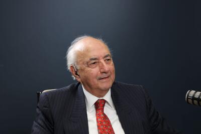  ویدیو/ فریدون مجلسی، دیپلمات سابق در آمریکا که اندکی پس از انقلاب تصفیه شد: پس از اشغال سفارت آمریکا، سفیر اسپانیا به وزیر خارجه ما هشدار داد؛ او گفت «بلای چنگیزخان به سرتان می‌آید»