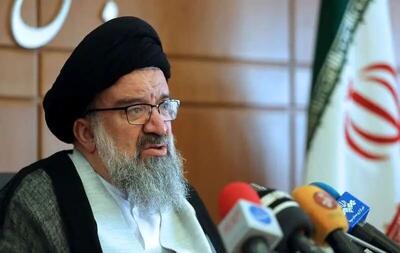  سید احمد خاتمی: وژاه «حجاب اجباری» ساخته دشمن است