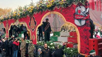  آغاز آیین تشییع پیکر ۱۰۰ شهید گمنام دفاع مقدس در تهران