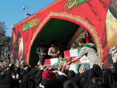   پیکر مطهر ۱۰ شهید گمنام در ساری همزمان با سالروز شهادت حضرت فاطمه (س) تشییع شد