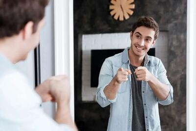  آیا صحبت کردن با خود طبیعی است؟