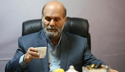  واکنش طلایی، فرمانده سابق انتظامی تهران بزرگ به اظهارات علیزاده طباطبایی درباره کوی دانشگاه: قالیباف از سال ۱۳۷۹ فرمانده نیروی انتظامی شد، در حالی که حادثه کوی دانشگاه تهران در تیر ۱۳۷۸ رخ داده - مردم سالاری آنلاین