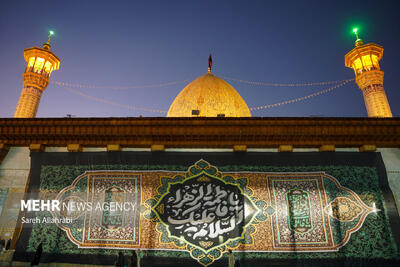  آیین لاله‌گردانی شام شهادت حضرت زهرا(س) در حرم شاهچراغ(ع)