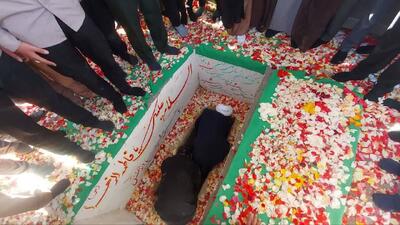  مراسم تدفین پیکر مطهر شهید جاویدنام در شیروان برگزار شد