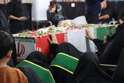  حضور باشکوه مردم تبریز در مراسم تشییع پیکر شهدای گمنام
