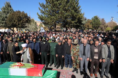  پیکر مطهر شهید گمنام در صداوسیمای استان زنجان تشییع و تدفین شد
