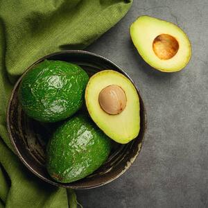  فواید شگفت‌انگیز آووکادو برای سلامت بدن
