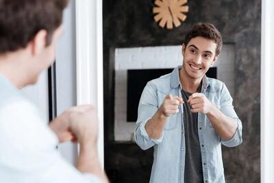 آیا صحبت کردن با خود طبیعی است؟