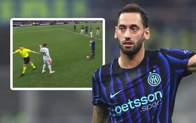  ترفند دو مرحله‌ای مایک منیان برای مهار پنالتی هاکان چالهان اوعلو در دربی دلامادونینا