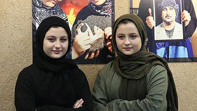  سارا و نیکا پس از «پایتخت» با موهای بلوند/ عکس