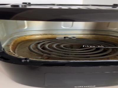  مرحله‌به‌مرحله تمیز کردن داخل ایرفرایر رو یاد بگیر!
