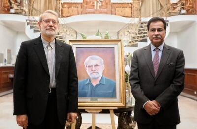  هدیه‌ رئیس مجلس ملی پاکستان به لاریجانی