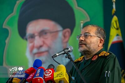  سردار سلیمانی: با تفکر بسیجی از تمامیت ارضی ایران دفاع می‌کنیم
