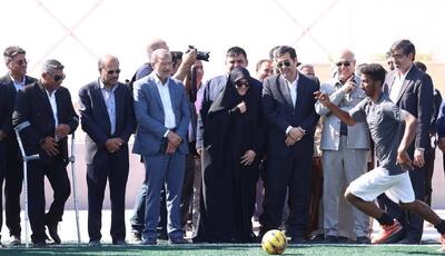  وزیر ورزش ۲ زمین چمن مصنوعی فوتبال در جزیره بوموسی را افتتاح کرد