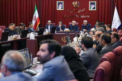  معاون اول رئیس جمهوری: تا چه زمانی می‌خواهیم تورم دورقمی داشته باشیم؟/ فرار مالیاتی دانه درشت ها را باید ریشه کن کرد