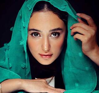  نگاه روز | استایل شیک و مجلسی ساقی حاجی پور و خواهرش در اکران مردمی 🌟