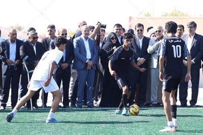 ۲ زمین چمن مصنوعی فوتبال در  ابوموسی افتتاح شد