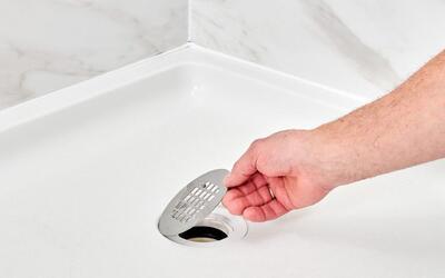  یک بادکنک دریچه چاه حمام را از تمام پلیدی‌ها نجات می‌دهد - چیدانه