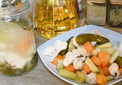  طرز تهیه شور مخلوط تخمیری؛ شور خوشمزه با ماندگاری بالا