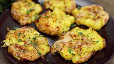  طرز تهیه سیب زمینی با کره و سیر یک دستور پخت بسیار ساده!