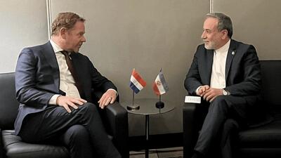  جزئیات دیدار وزرای خارجه ایران و هلند / عراقچی بر مسئولیت همه دولت‌ها برای پرهیز از همراهی یا بی‌تفاوتی نسبت به رفتار‌های قانون‌شکنانه و قلدرمآبانه تأکید کرد
