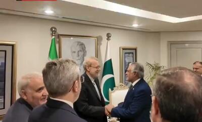  استقبال گرم وزیر خارجه پاکستان از علی لاریجانی | ویدئو