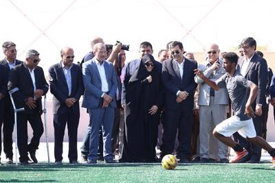  وزیر ورزش ۲ زمین چمن مصنوعی فوتبال در جزیره بوموسی را افتتاح کرد