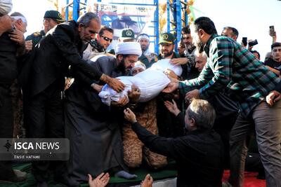  استقبال گرم مردم روستای قلعه‌جق از شهید گمنام دفاع مقدس